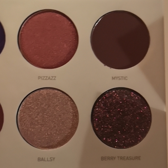 Makeup - Picture 4 of 4